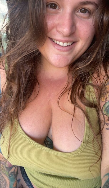 HandfulHeather nude pornstar archive