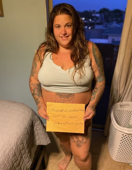 HandfulHeather star erotic pictures