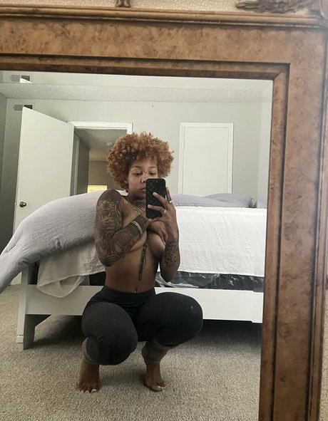 Kaashkare3 model adult photo