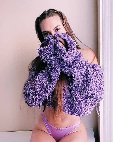 Emma Mathieu model free pic