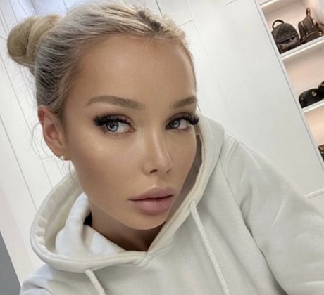 Thiisdag pornstar nudes photos