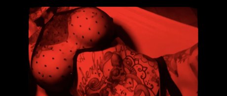 Bantik Boy erotic pornstar picture