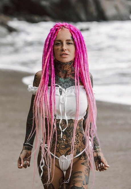 Bantik Boy nude star image