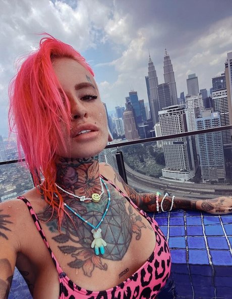 Bantik Boy adult actress photo