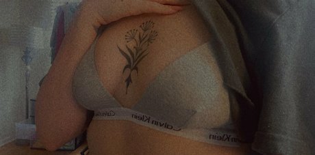 handj0bzbychelle model erotic photos