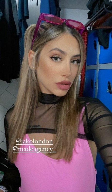 Soph Maria pornstar pretty pics