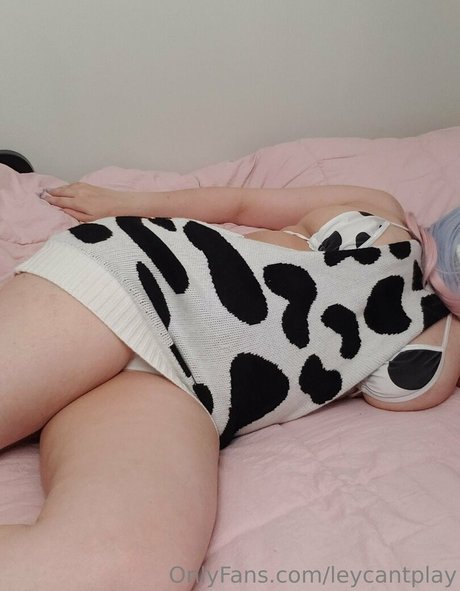 Leycantplay sexy star picture