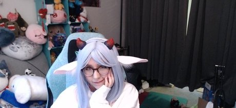 Leycantplay sexy actress pictures