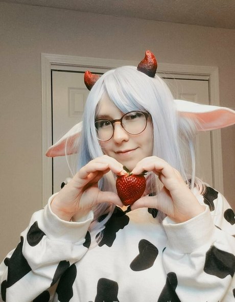 Leycantplay naked model galleries