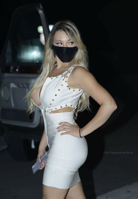 Bella Bunnie Amor high quality model image