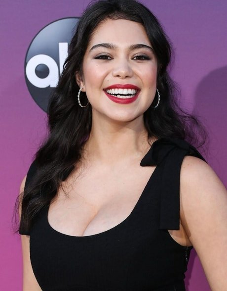 Aulii Cravalho erotic model images