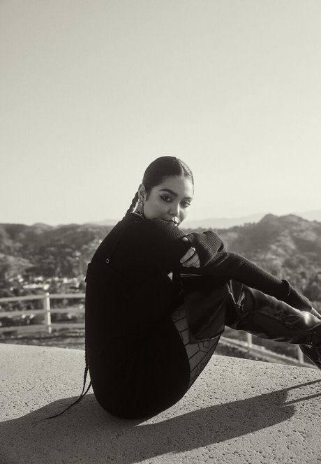 Aulii Cravalho hot actress gallery