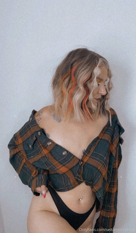 brookes world naked model pics