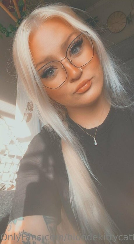 blondekittycattt beautiful model pics