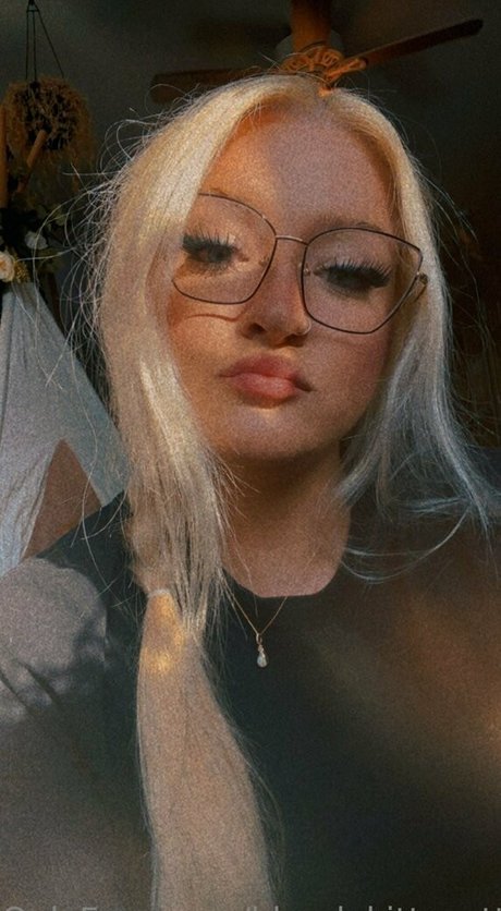 blondekittycattt profile pic