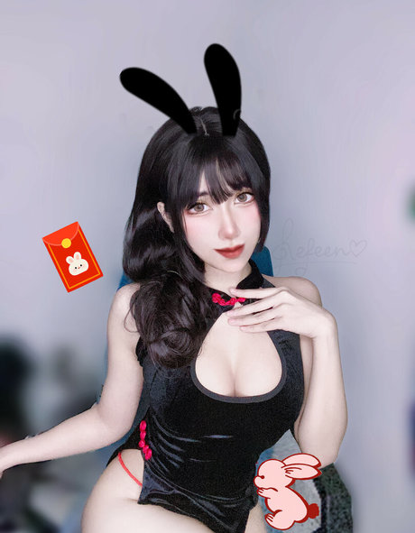 Refeen exclusive actress picture