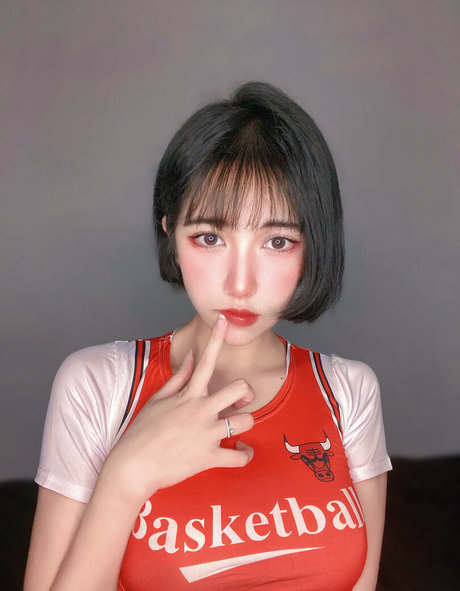 Refeen model erotic img