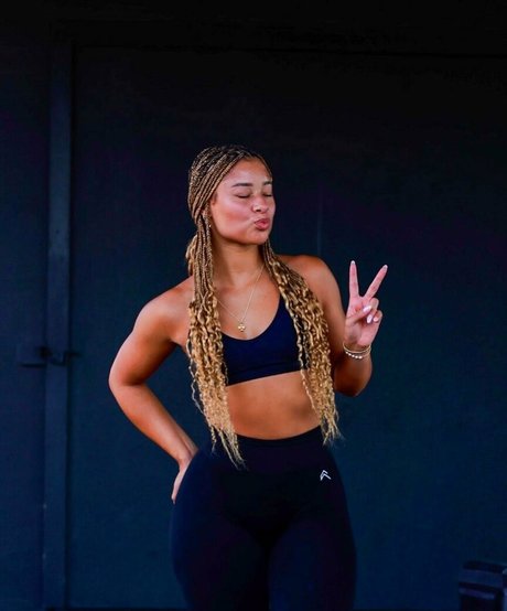 The Learmann Twins best star pictures