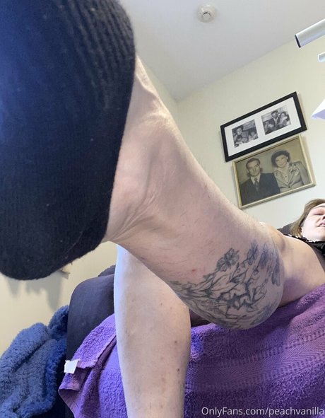 peachvanilla nude actress images