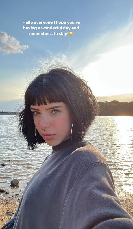 Chloe Hodgson pornstar sexy pics