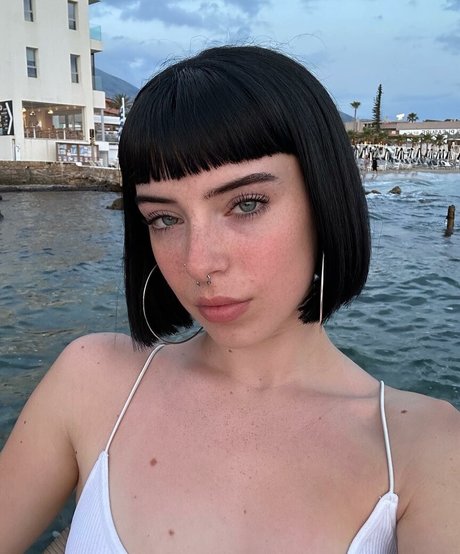 Chloe Hodgson xxx star archive