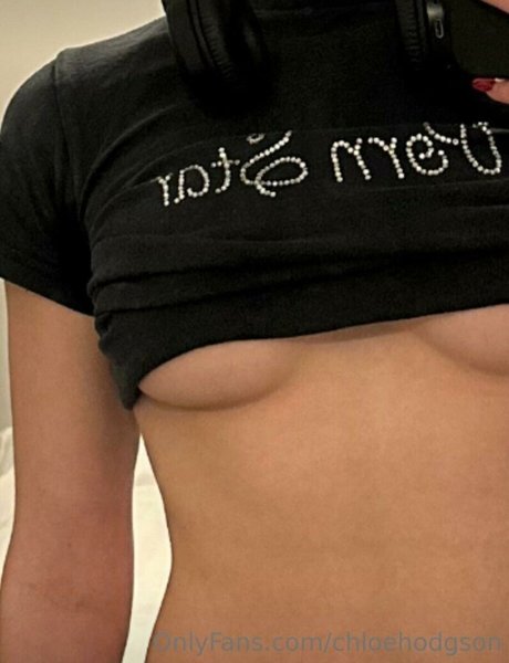 Chloe Hodgson pretty star pic