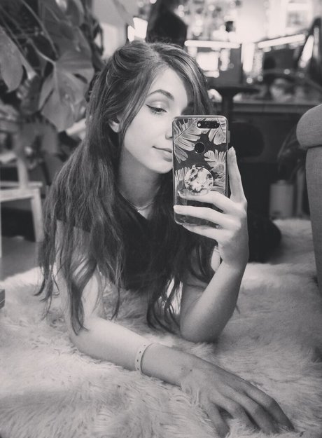 basostream top model archive