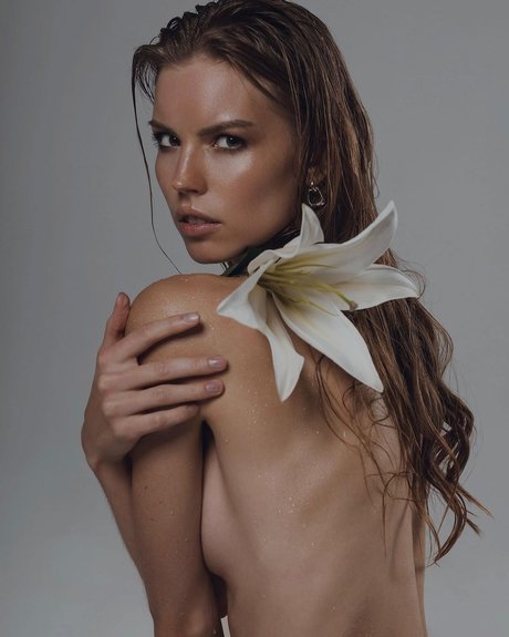 Anastasia Ditmar star nudes image