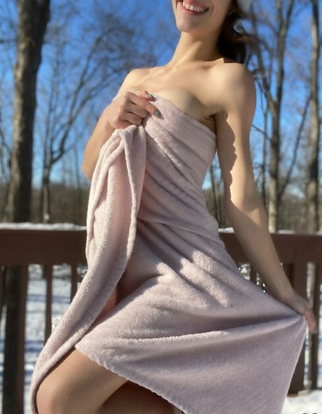 kattinthehatfree erotic model gallery