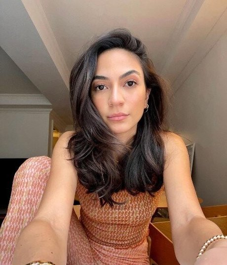 Natalee Linez hot model photos