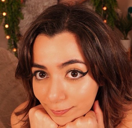 Denims hot actress pictures