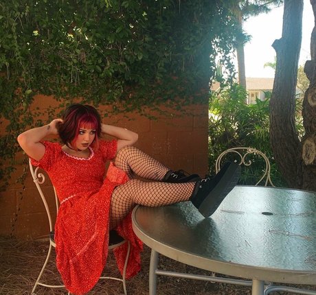 Paris Sun nudes actress pictures