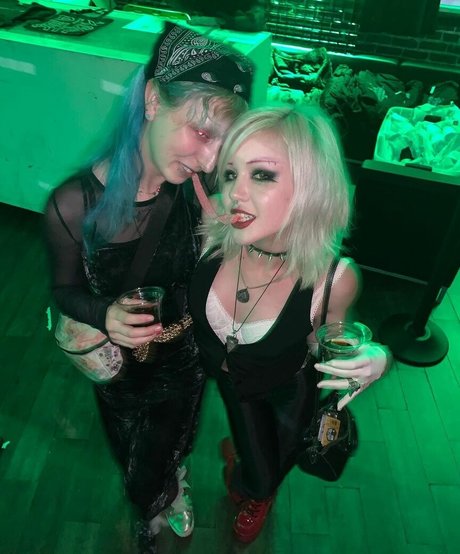 Paris Sun pornstar adult images