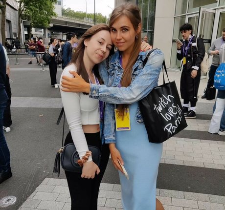 actuallyalisa sex star pics