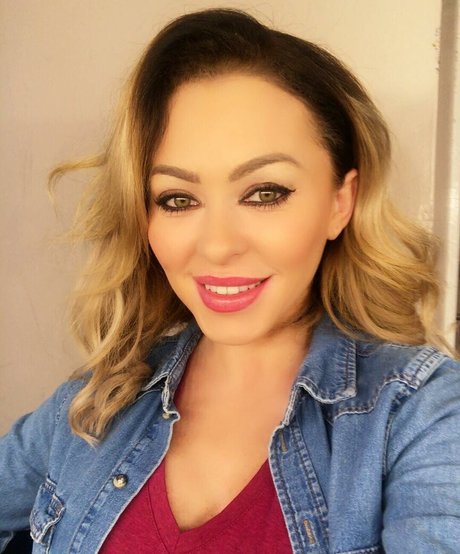 Natasha Hamilton model hot pics