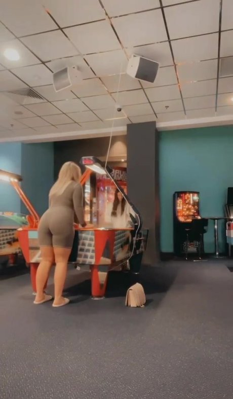 Caitlin Appleyard model sexy gallery