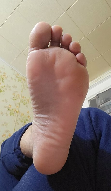 Nickey James model naked img