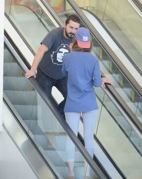 Mia Goth hd actress photos