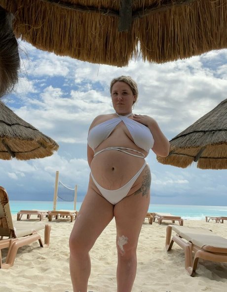 candicescurves adult model picture