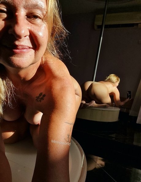 SexxyMels nudes pornstar pics