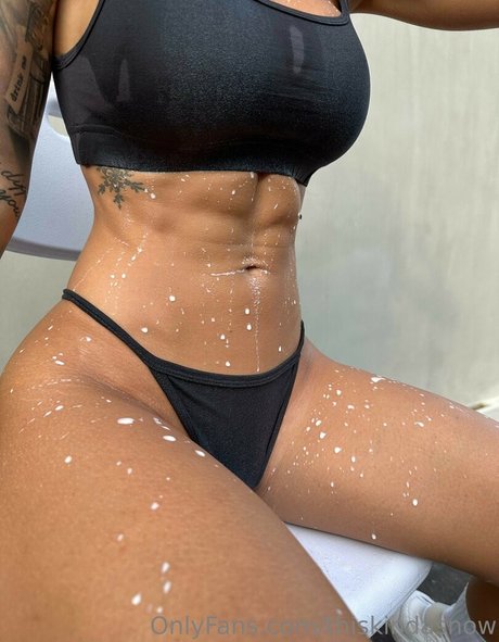 curvy girl onlyfans exclusive img