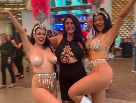 Pinkgeek adult model images