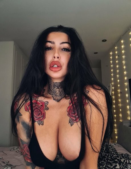 Hollie Stafford hot model gallery