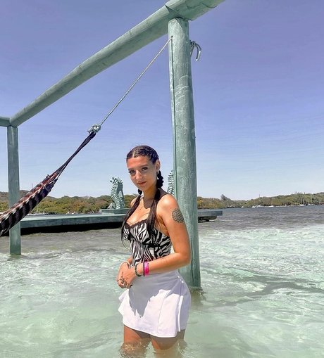 Alison Rainer model free photos