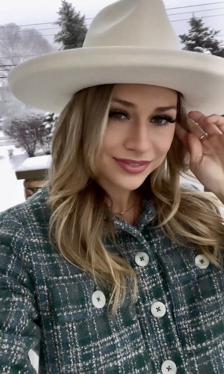 Dannie Rogers pornstar hot pictures