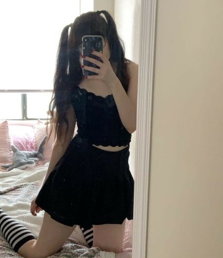 moekomori art model image