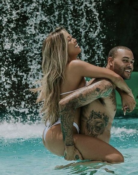 Liane V xxx pornstar archive