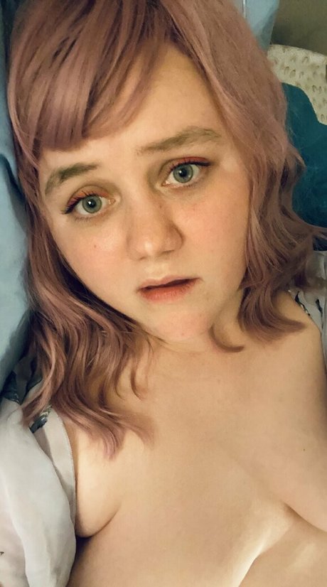 hunnybeesarecool beautiful model pic