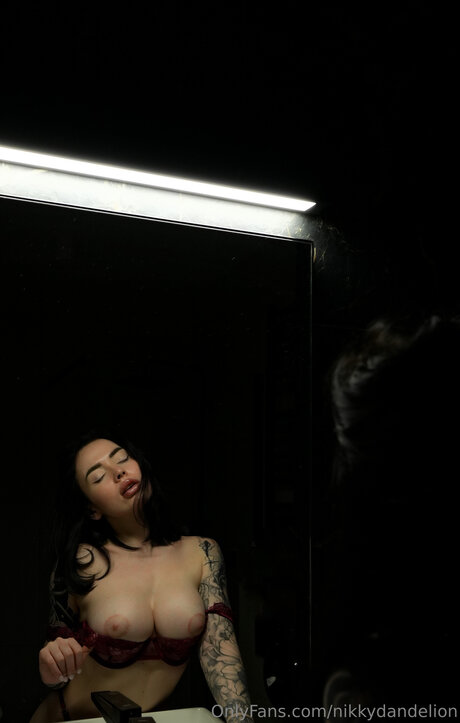 NikkyDandelion pornstar sex photo