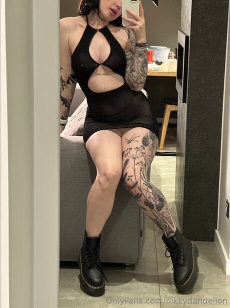 NikkyDandelion model xxx photo